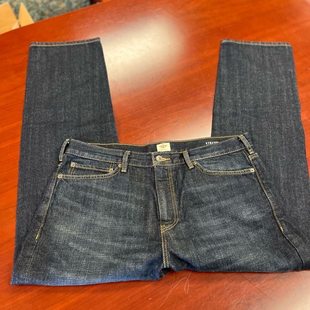 Dockers Straight Fit Dark Wash Jeans sz 36X30 NWOT